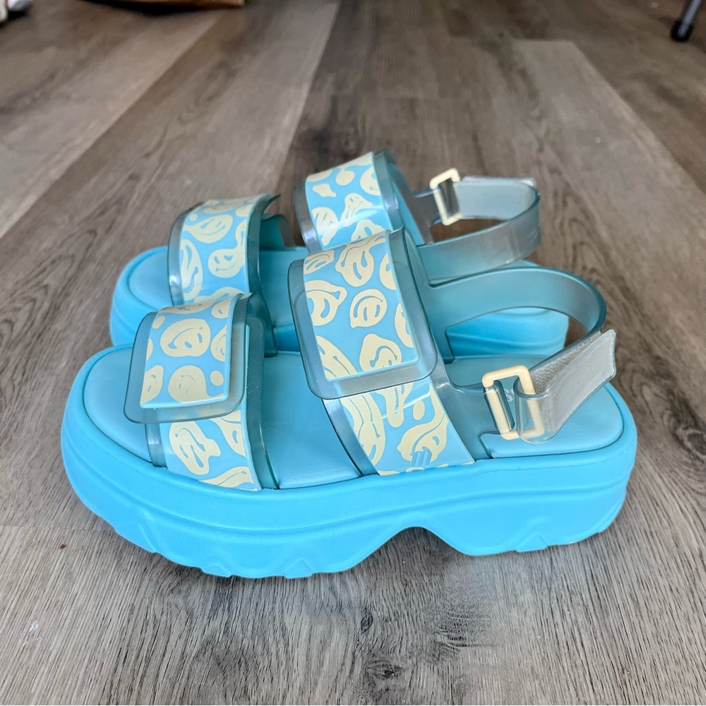 25% OFF EVERYTHING  Melissa jelly brave platforms